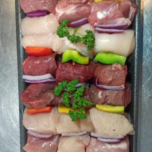 Bandeja de brochetas mixtas